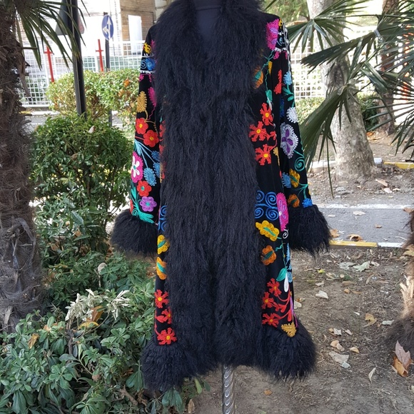 Suzani Embroidered Shearling Coat - Picture 4 of 5